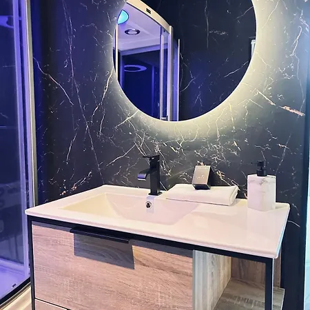 E Petit T3 Avec & Lit King Size * エペルネー