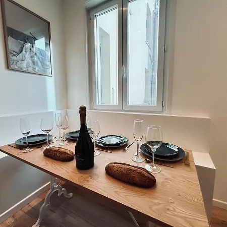 E Petit T3 Avec & Lit King Size アパート