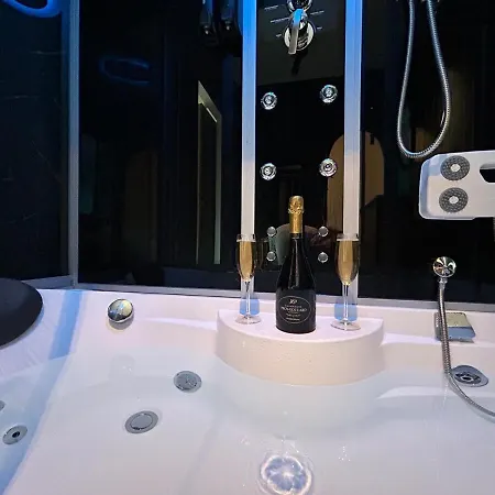 E Mykonos T3 Avec Hammam & Lit King Size شقة *