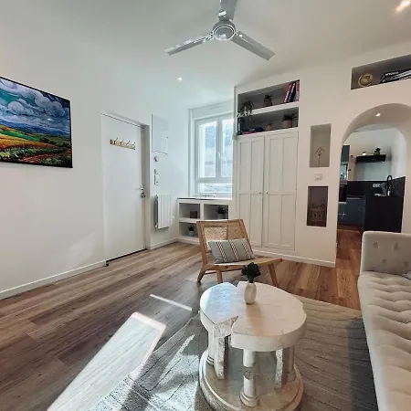 E Petit T3 Avec & Lit King Size エペルネー