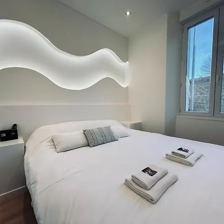 E Petit T3 Avec & Lit King Size アパート エペルネー