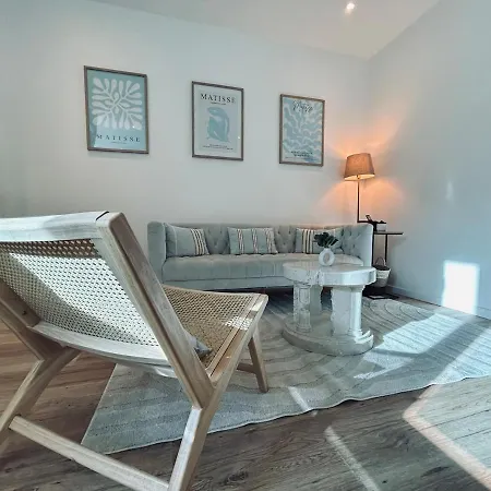 E Petit T3 Avec & Lit King Size *