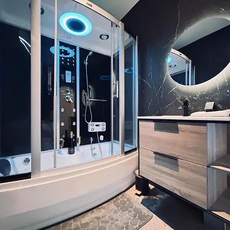 E Petit T3 Avec & Lit King Size アパート エペルネー